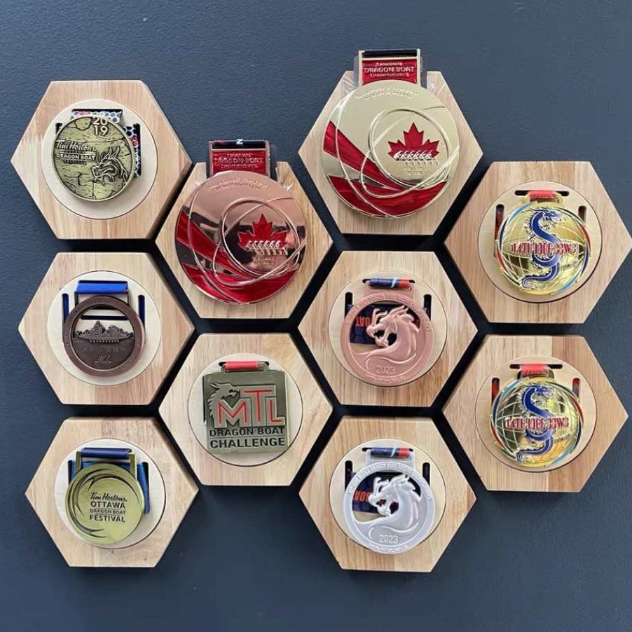 DIY Honeycomb Medal Wall Mount - огляд і ціна Woodworking Room